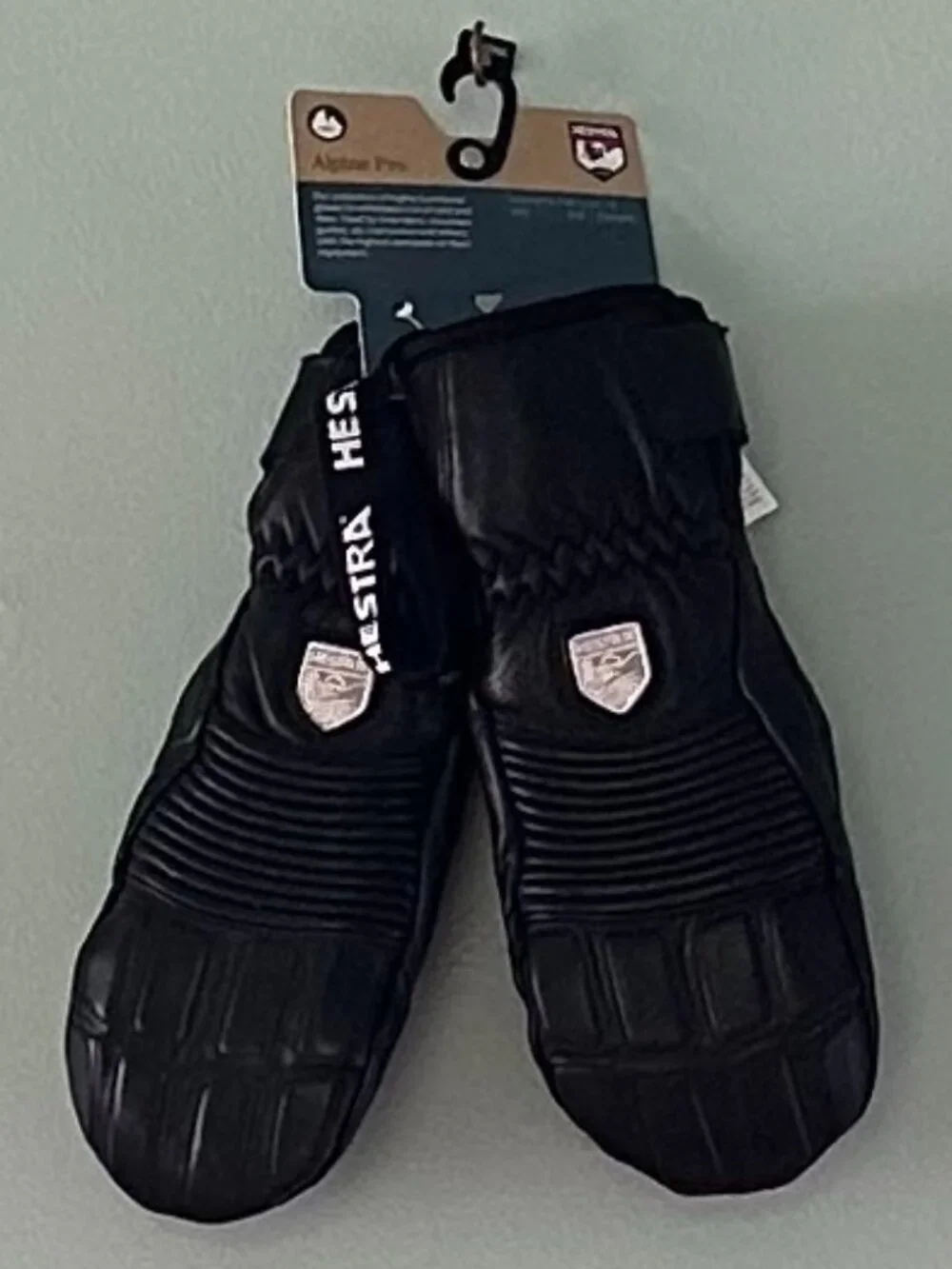 NWT Hestra Women’s Alpine Pro Fall Line Mittens, size 6. Model 30211.
